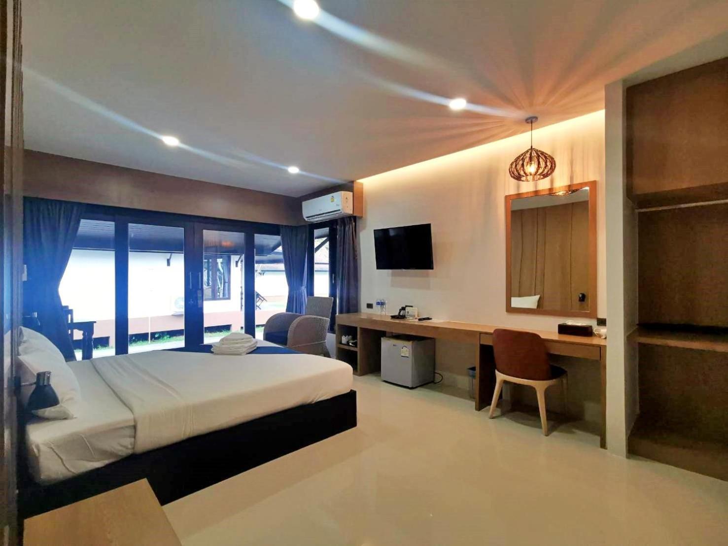 Nana Beach Hotel & Resort Pathiu Екстериор снимка