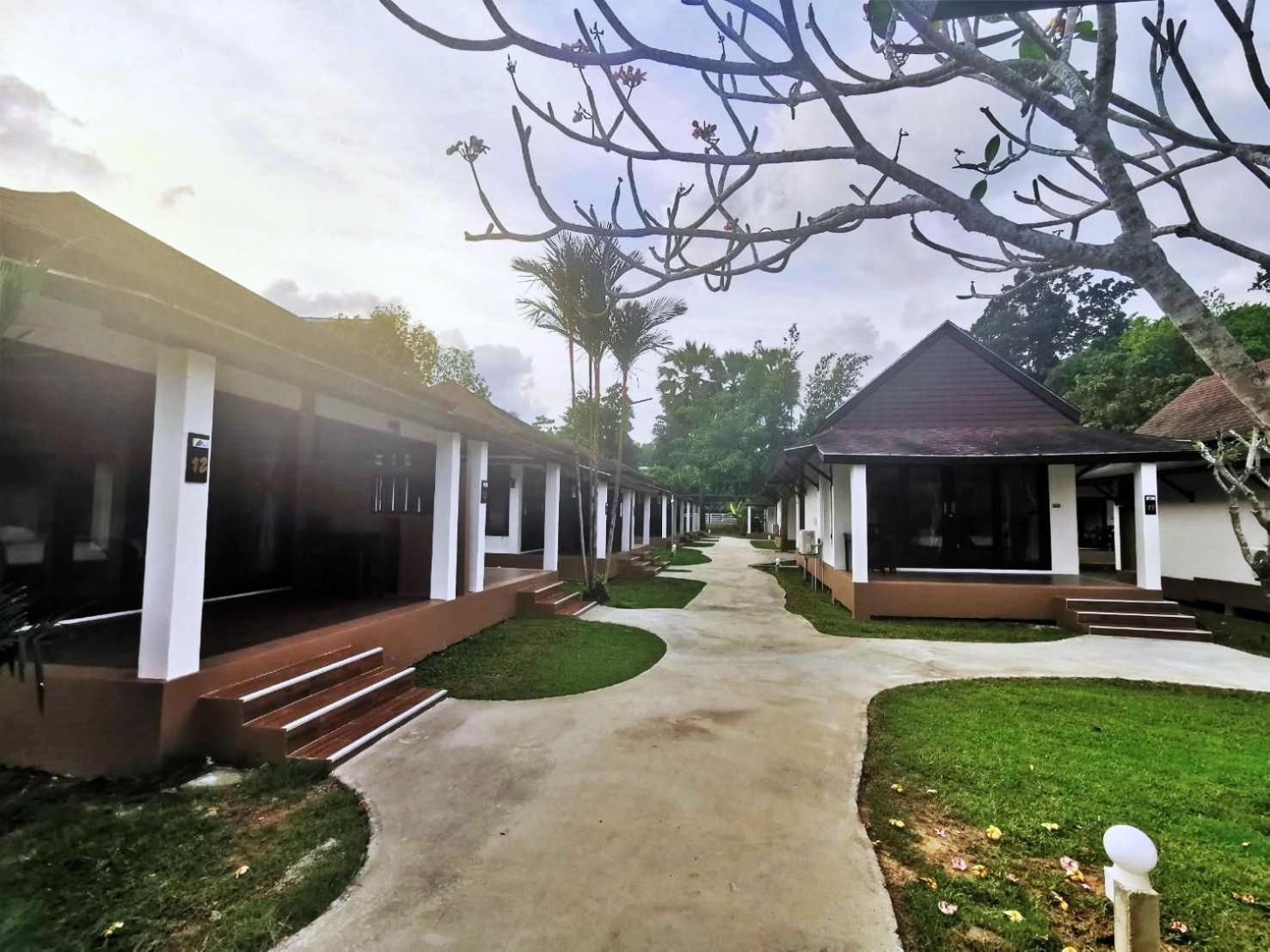 Nana Beach Hotel & Resort Pathiu Екстериор снимка