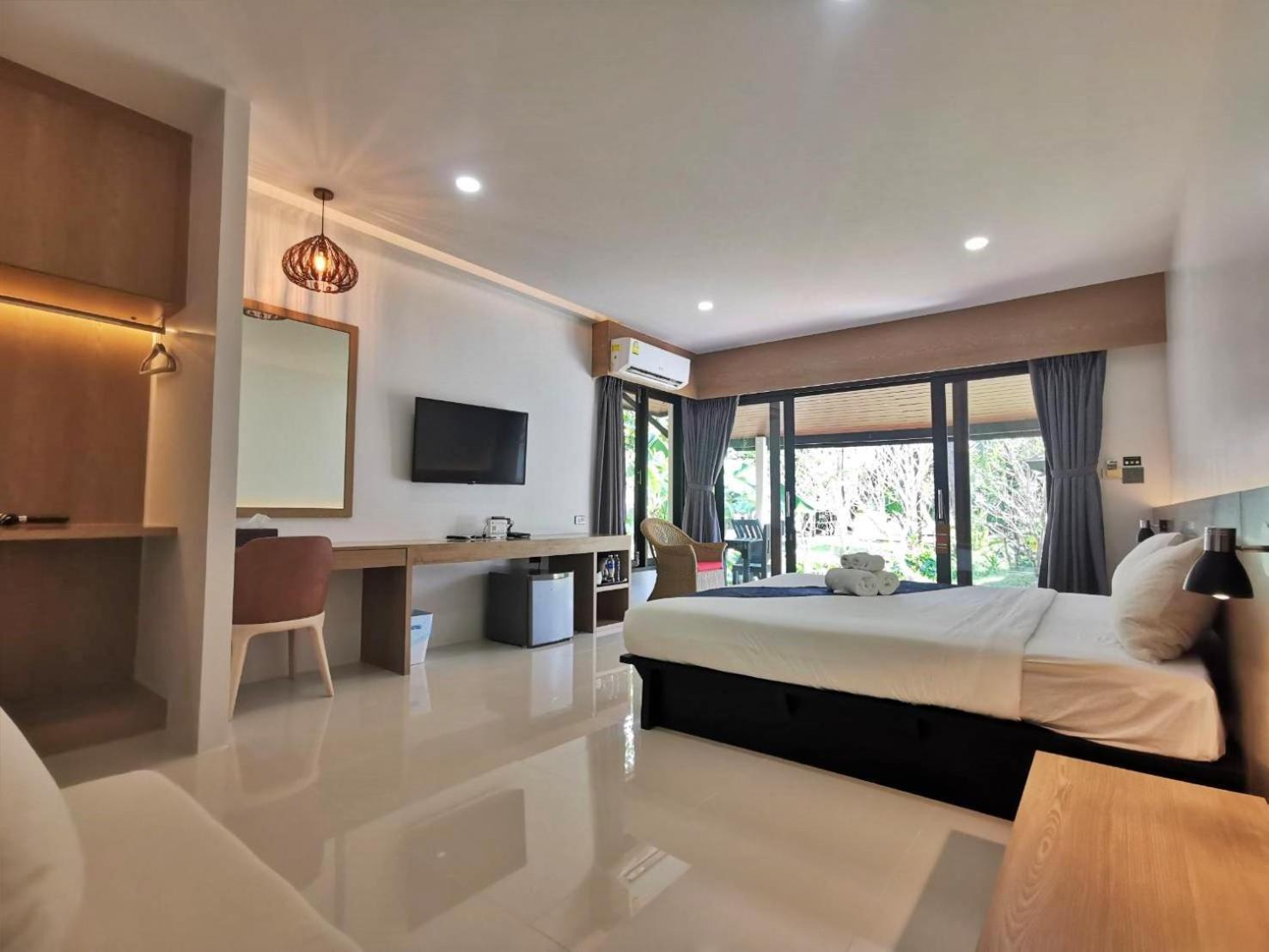 Nana Beach Hotel & Resort Pathiu Екстериор снимка