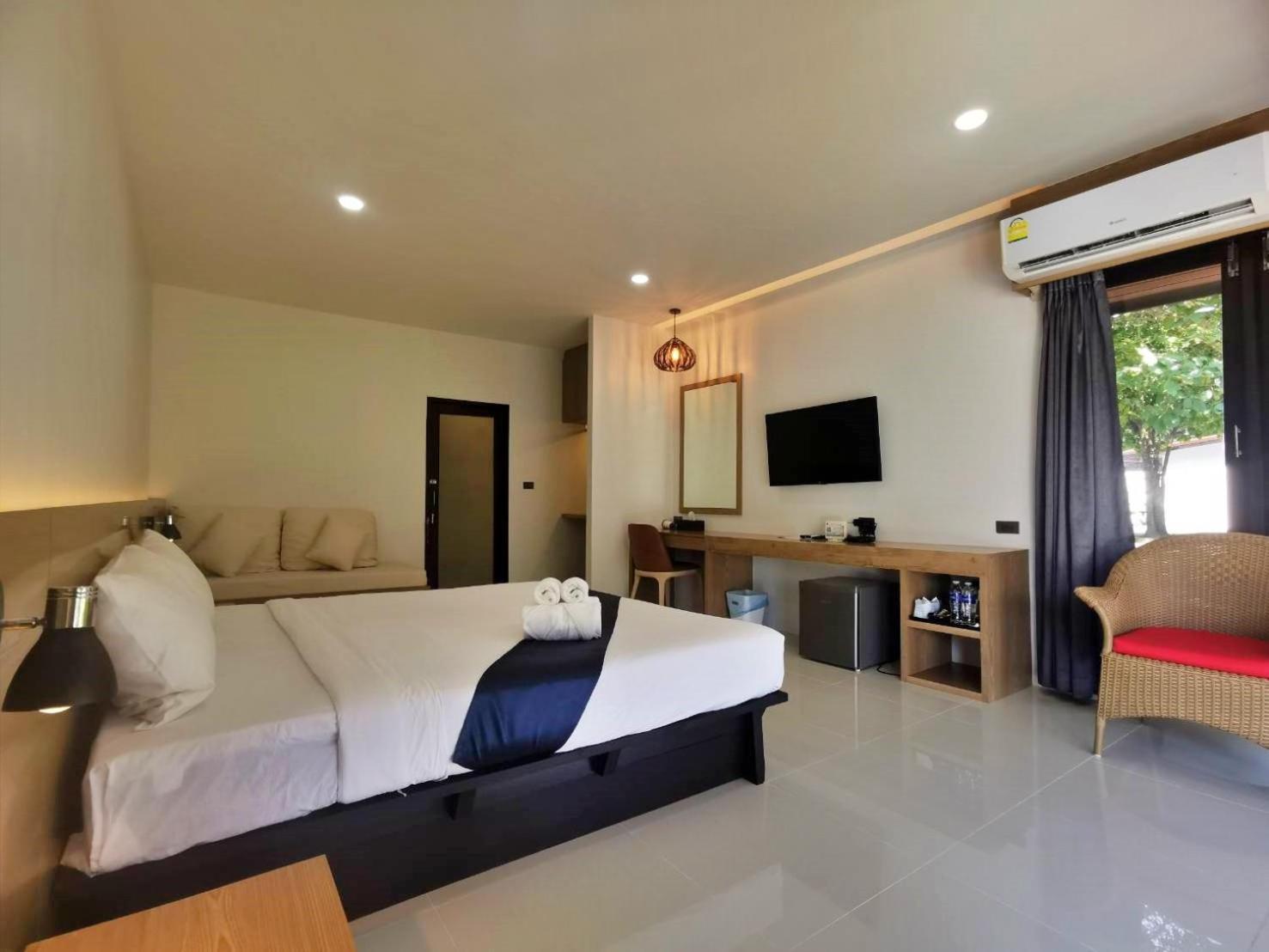 Nana Beach Hotel & Resort Pathiu Екстериор снимка