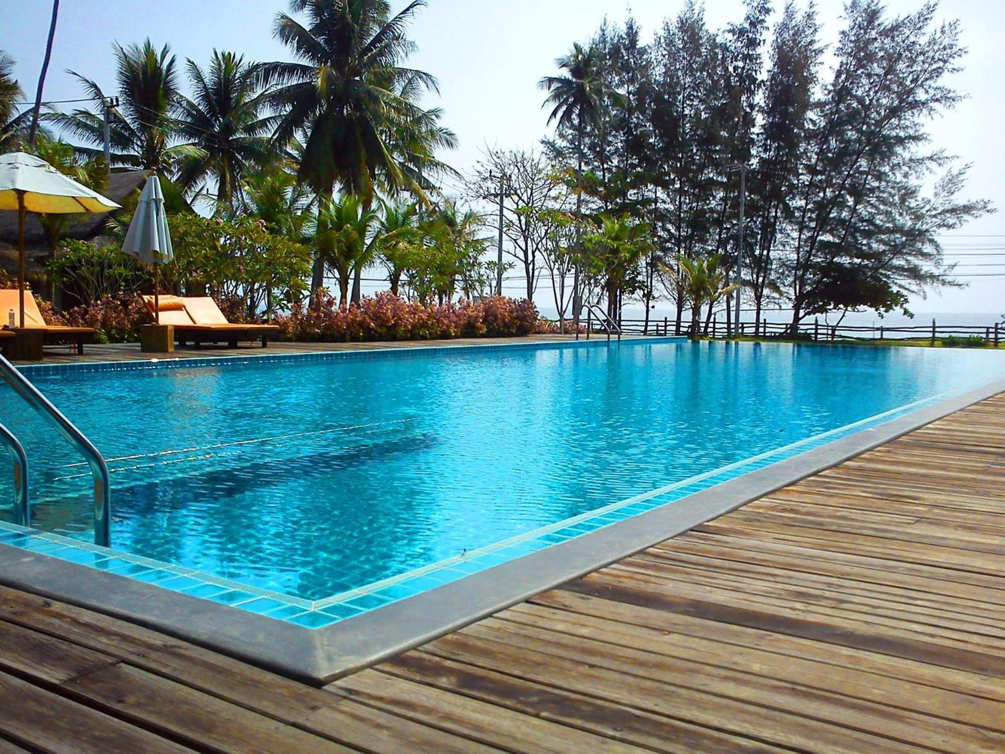 Nana Beach Hotel & Resort Pathiu Екстериор снимка